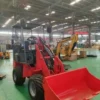 2-5.webp 0,6 Tonnen Kompaktlader mit Kubota-Motor