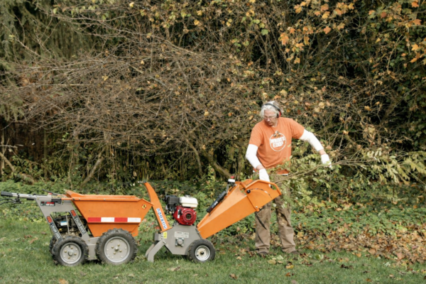 Erdbohrer für Traktor L-30 – Leistungsstarker Pfostenbohrer mit Zapfwellenantrieb