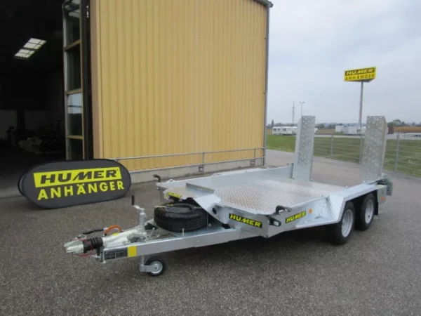 670294_aktionsanhaenger_gh126_aluboden_baggerauflage_staubox_auffahrschienen_v.JPG.webp Baumaschinenanhänger HUMER H10GH126S‑35