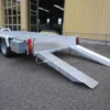 670296_aktionsanhaenger_gh126_aluboden_baggerauflage_staubox_auffahrschienen_h_offen.JPG.webp Baumaschinenanhänger HUMER H10GH126S‑35