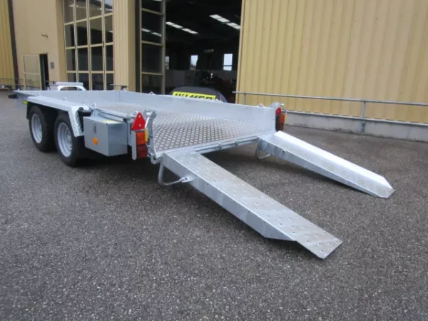 670296_aktionsanhaenger_gh126_aluboden_baggerauflage_staubox_auffahrschienen_h_offen.JPG.webp Baumaschinenanhänger HUMER H10GH126S‑35