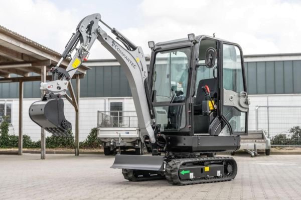 BobMaster_PREMIUM_Minibagger_CT-18_01_21167_600x600.jpg Minibagger „Bobmaster Premium“ – Diesel, 1900 kg mit Knickarm + Joystick Steuerung