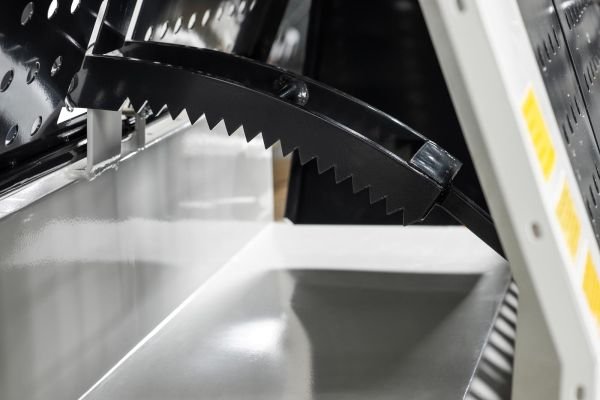 Lumag-S-gespalt-Automat-SSA400Z-Halterung_600x600.jpg Lumag Sägespalt-Automat „SSA400Z“ – Zapfwellenantrieb, 10 t Spaltkraft