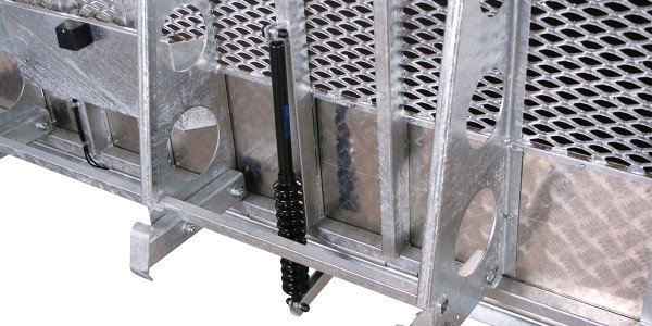 Web-Maskintrailer-serie-Naerbillede-af-gasdaemper-og-nr-pladeholder_600x600.jpg Variant 2015 M2