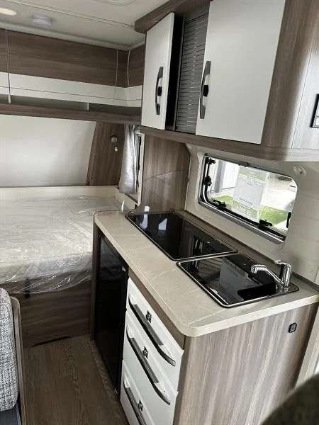 WhatsApp-Image-2025-03-23-a-20.49.55_7a81b5be.jpg Wohnwagen Hobby auf Tour 390 SF