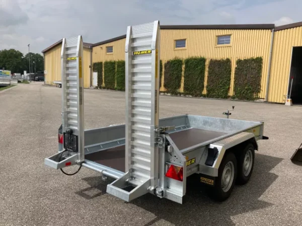 aktionsanhaenger_wl300v_305x159x30_3000kg_alu_rampen_neues_system_h.jpg.webp Baumaschinenanhänger HUMER H02ABU3015‑30‑14AR