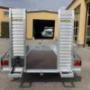 aktionsanhaenger_wl300v_305x159x30_3000kg_alu_rampen_neues_system_h1.jpg.webp Baumaschinenanhänger HUMER H02ABU3015‑30‑14AR