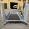 aktionsanhaenger_wl300v_305x159x30_3000kg_alu_rampen_neues_system_h4.jpg.webp Baumaschinenanhänger HUMER H02ABU3015‑30‑14AR