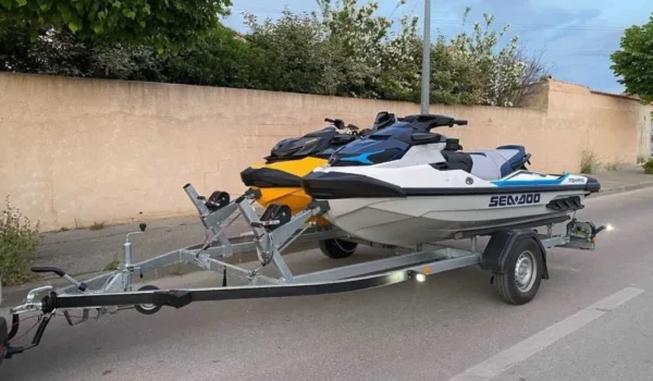remorque-double-jet-ski-brenderup-1024x598-1.webp Jetski-Anhänger Doppel BRENDERUP