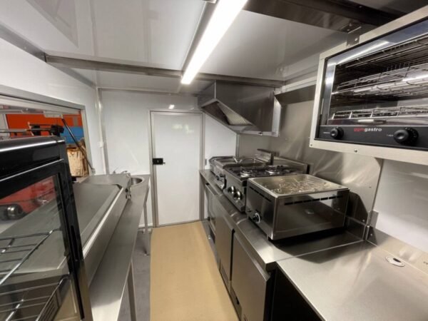 remorquefoodtruck15jpeg_6454c5b311535-1024x768-1.jpeg Food truck absinthe anhanger
