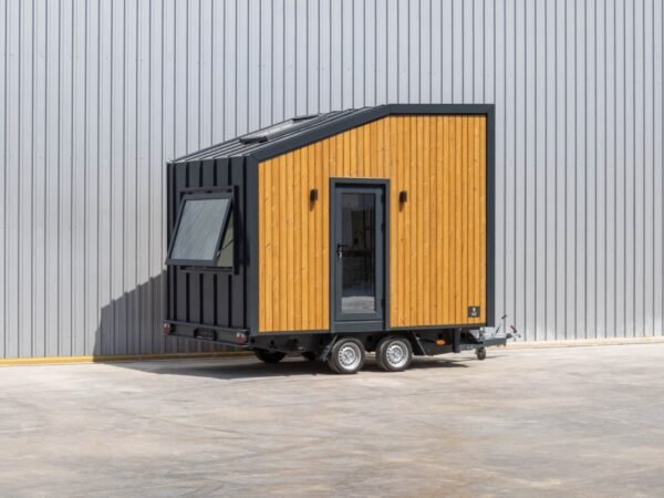 tiny0.jpg Alto House Mo.5 400 – Kompaktes Tiny House auf Rädern